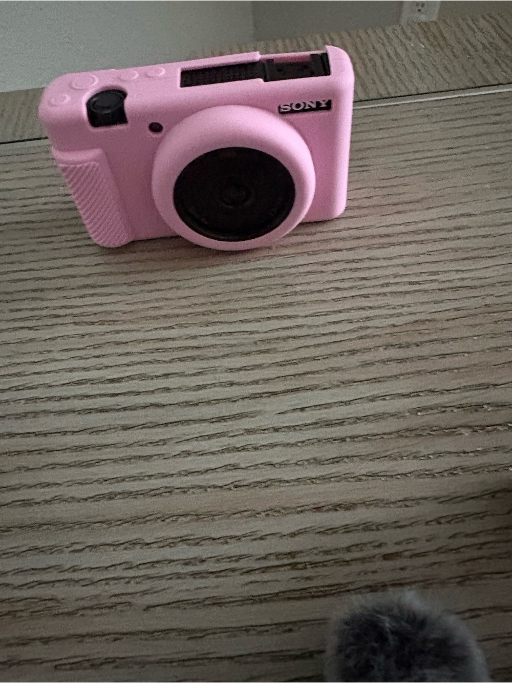 Sony Black ZV1F Compact Digital Camera with Sony Tripod and external flash - Picture 4 of 8